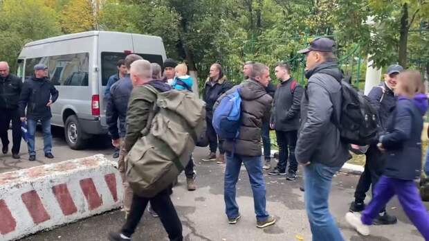 14 мужчин были мобилизованы от военного комиссариата Красногорска 26 сентября