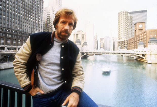 От нищеты к мировой славе: как Чак Норрис в 86 лет «покинул этот мир»