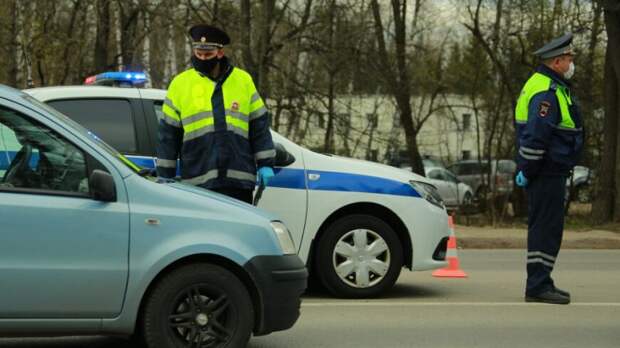 Два большегруза развернуло поперек дороги после ДТП у подмосковного Ногинска