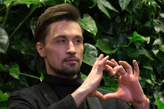 Певец Дима Билан заявил, что людям нужно передавать семейные традиции