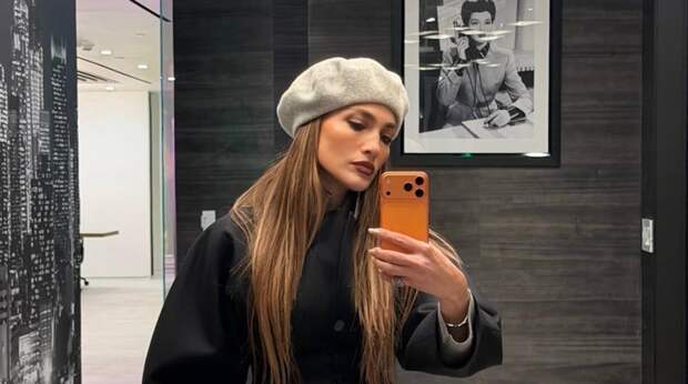 Дженнифер Лопес заподозрили в романе с актером Бреттом Гольдштейном