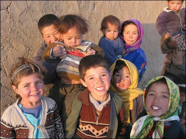 Национальности средней азии. Хазарейцы татары. Хазарейцы монголоиды. Народности Афганистана хазарейцы. Хазарейцы в Афганистане.