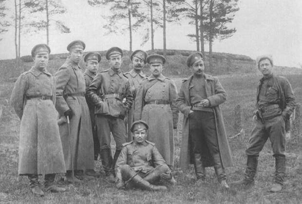 Как украинские националисты начали воевать с Россией