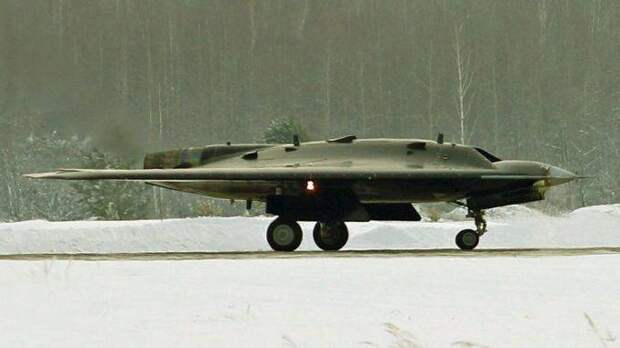 Человек и робот: Су-57 дополняют ударными БПЛА