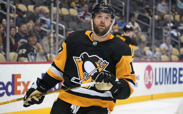 Нападающий «Питтсбурга» Раст может быть наказан за удар в голову соперника