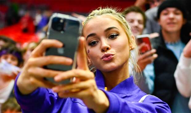 olivia livvy dunne phone