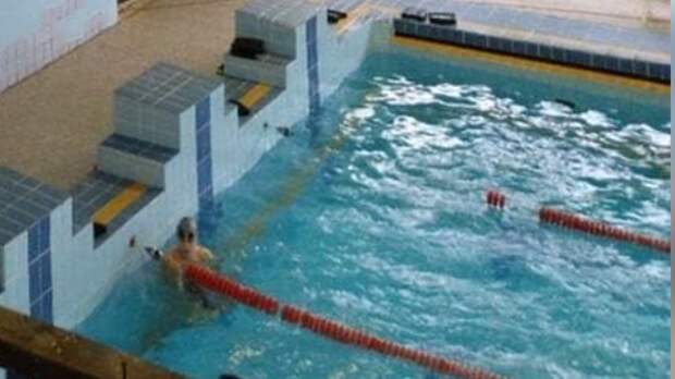 Петербурженка утонула в школьном бассейне во время уборки