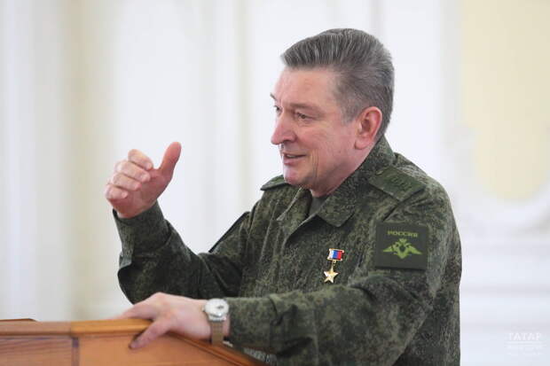 Герой России Александр Лапин подал документы для участия в праймериз «Единой России»