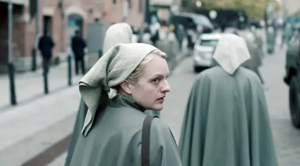 «Благословен бой!»: с чего начинается третий сезон сериала «Рассказ служанки»