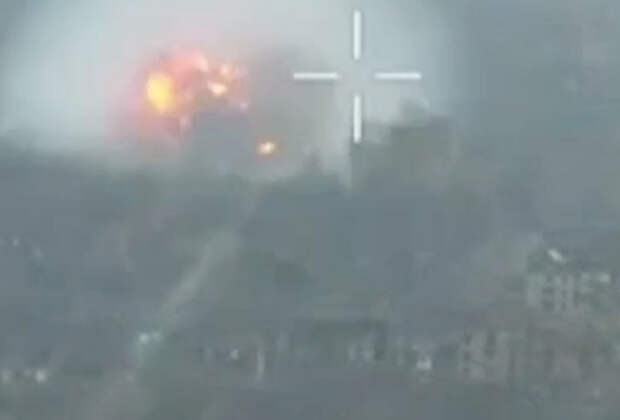 Удар трехтонной авиабомбы по позиции ВСУ попал на видео