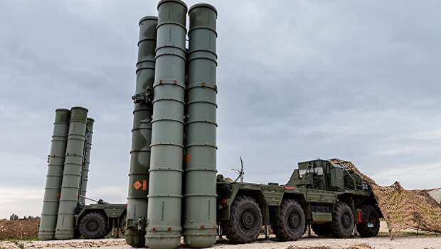 Зенитно-ракетный комплекс С-400 на российской авиабазе Хмеймим, Сирия Зенитно-ракетный комплекс С-400 на российской авиабазе Хмеймим, Сирия
