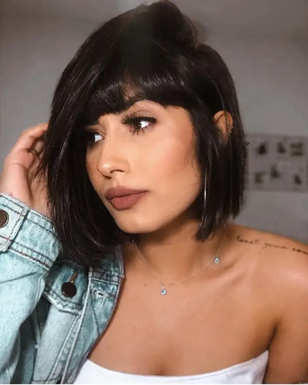 Темные стрижки с челкой 2021: сногсшибательные идеи на разную длину волос