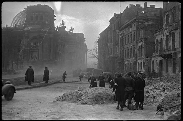 Берлин 1945 года в объективе Валерия Фоминского вов, ностальгия, фронтовые фотокорреспонденты