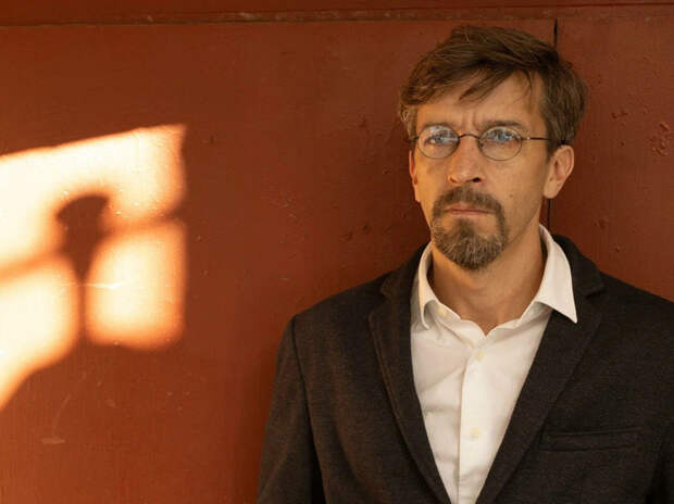 Тихон Котрелёв три дня не выходит на связь — у актёра тяжёлое осложнение панкреатита