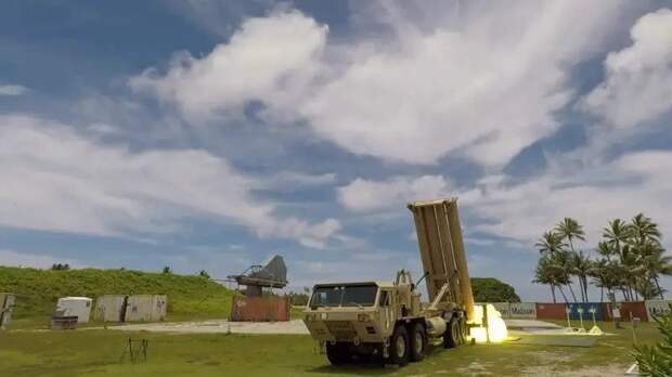 Спутники зафиксировали попадание иранской ракеты по РЛС AN/FPS-132 стоимостью