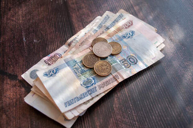 «На эти деньги прожить невозможно»: депутат Госдумы предложил повысить МРОТ до 60 тысяч