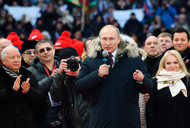 Митинг в поддержку Путина в «Лужниках» собрал 130 тысяч человек
