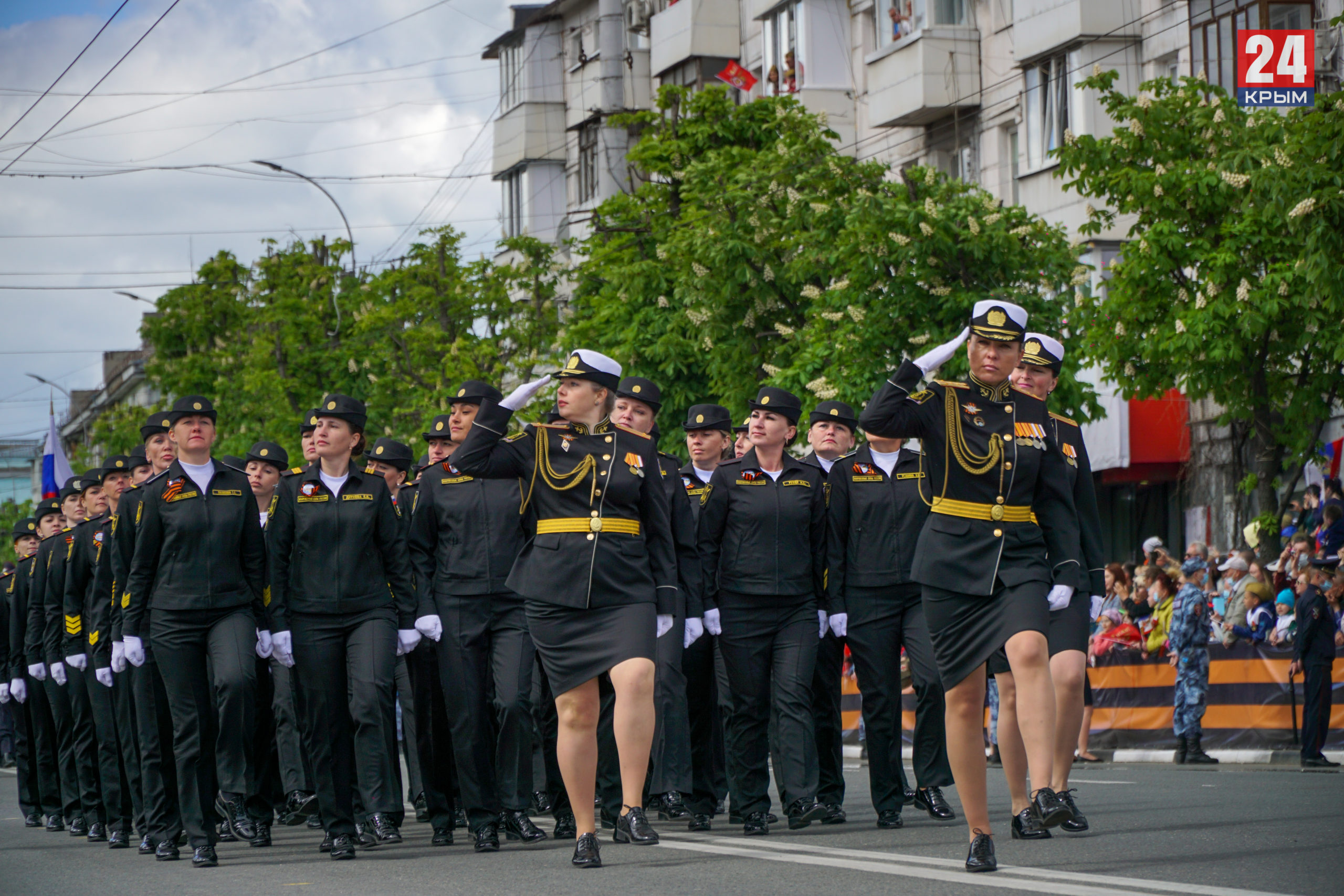 В Крыму прошли Парады Победы в честь 9 мая