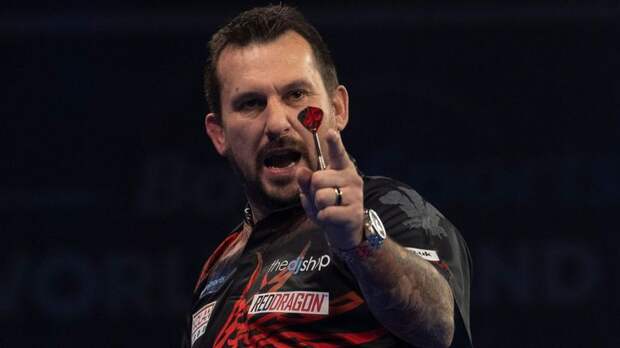 Jonny Clayton powered his way into the quarter-finals of the World Grand Prix for the first time with Welshman remaining firmly on a collision course with fellow countryman Gerwyn Price