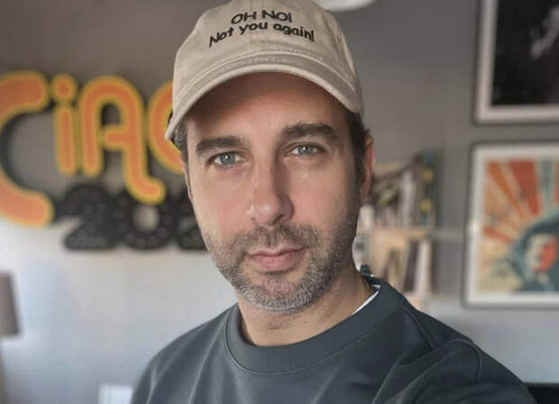 «Полный песец»: Иван Ургант удивил поклонников новым селфи в мехах