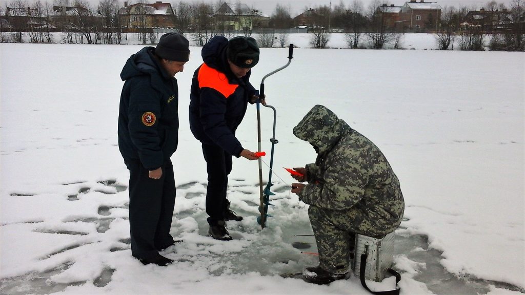 Сотрудники МЧС спасли шестерых человек на водоемах столицы. Фото: Департамент ГОЧСиПБ