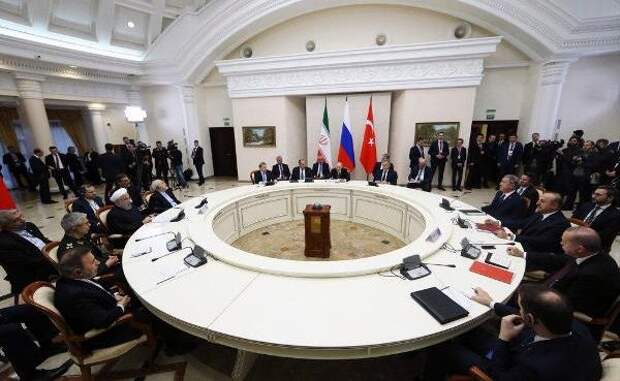 Руки прочь от сирийской нефти: Россия, Иран и Турция выступили с заявлением