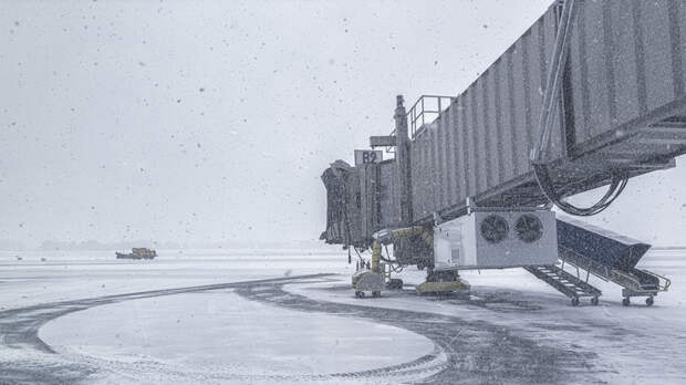 Аэропорт Саратова временно не принимает и не отправляет рейсы