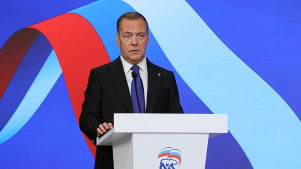 Медведев назвал распад НАТО одним из невероятных прогнозов на 2026 год