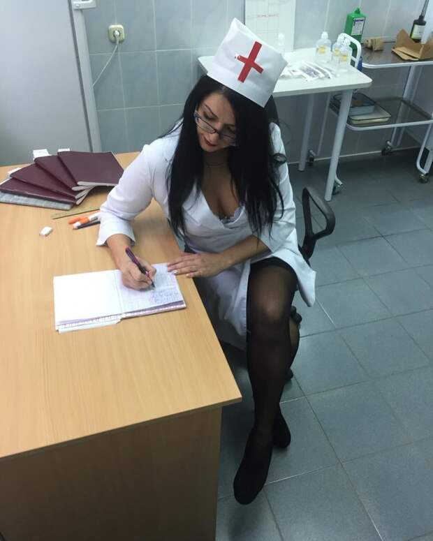 А это настоящая медсестра! в больнице, красавицы, красотки, медицина, медсестра, медсёстры, первая помощь
