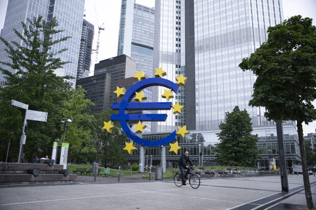 ЕЦБ призвал банки ускорить уход из России из-за риска санкций США