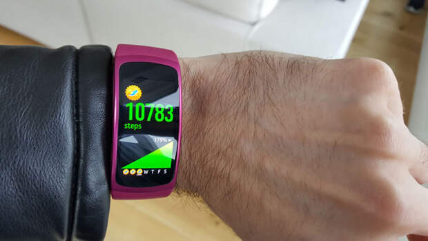 Samsung-Gear-Fit2-3