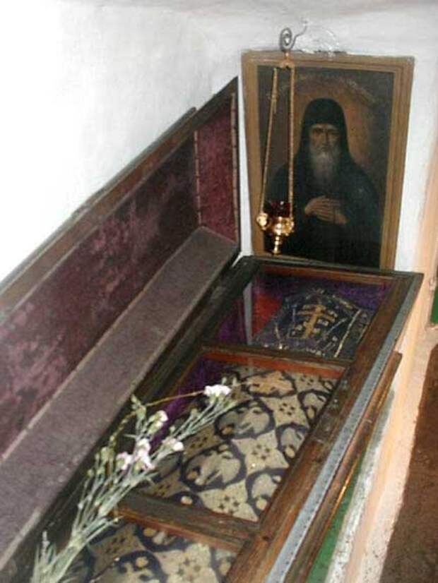 Мощи преп. Феодора Острожского, Печерского Мощи преп. Феодора Острожского, Печерского