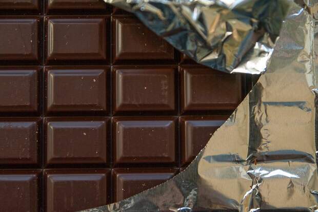 Рис с шоколадом и семечками: врачи назвали 5 продуктов, которые не принесут вреда фигуре в вечернее время