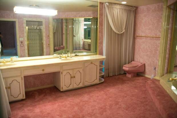 5000-sq-ft-cold-war-bunker-underneath-suburban-house-in-las-vegas-8