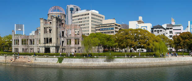 34. Хиросима сегодня — детали панорамного вида мемориала Мира в Хиросиме 14 апреля 2008 года. (Dean S. Pemberton / CC BY-SA)