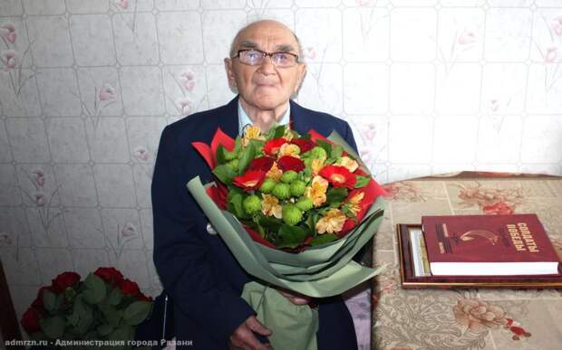 Ветеран Великой Отечественной войны Михаил Тарасов отметил 100-летний юбилей
