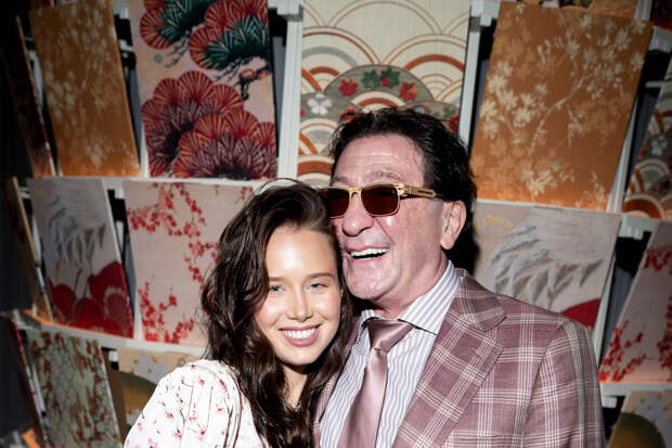 Невеста певца Лепса пошутила, что ее стошнит на вопрос о первом поцелуе с ним