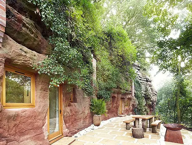 https://www.granddesignsmagazine.com/images/2017/01/tv-series-secrets-the-cave.jpg