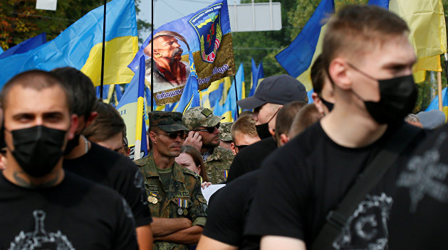 Вперёд в прошлое. Гибридная диктатура Украины