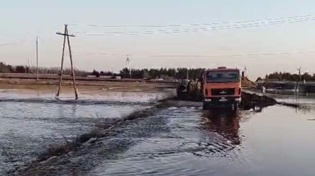 Ситуация с паводком в селе Михайловское в Алтайском крае стала критической