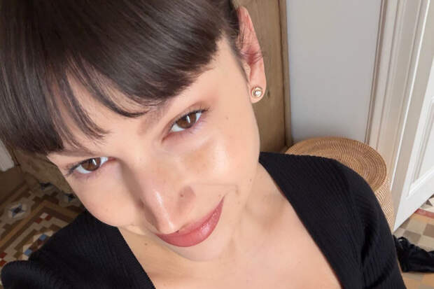 Актриса Урсула Корберо показала фото с первенцем