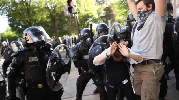 Трамп сообщил о планах по прекращению беспорядков в США