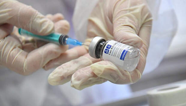 Колоться или нет: стоит ли делать прививку от коронавируса?