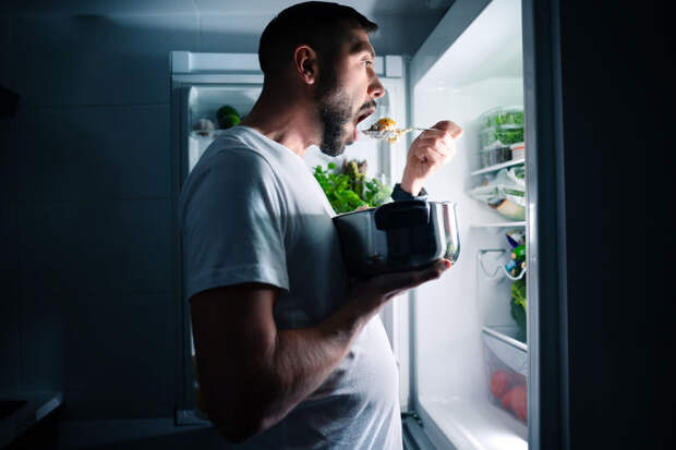 Нутрициолог Кашапова: недосып после праздников провоцирует переедание