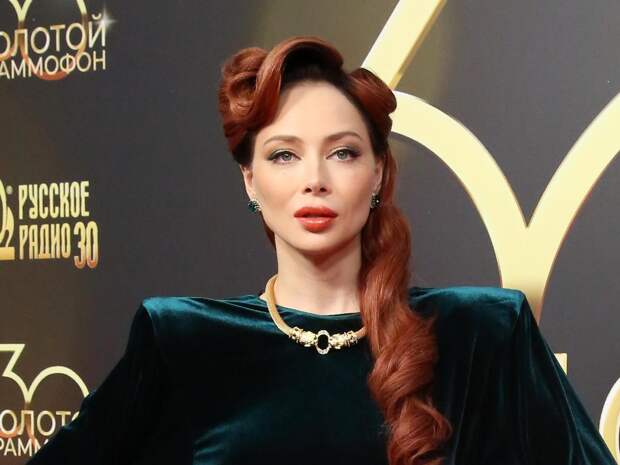 Эффектная блогер, отшившая Кологривого, разгневала Самбурскую: «Ты скучна»