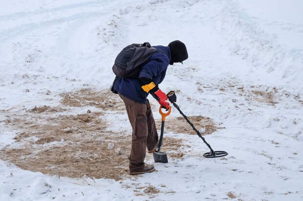 В Оренбургской области россиянин озолотился благодаря металлодетектору и получил срок