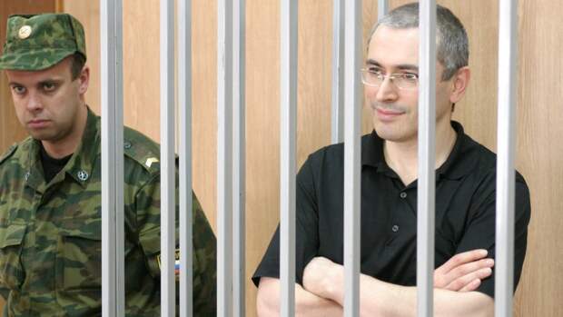 Пучков предложил штрафовать и сажать за клевету в «фабриках компромата» Навального