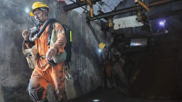Не менее 57 человек оказались в ловушке из-за обрушения шахты в Китае