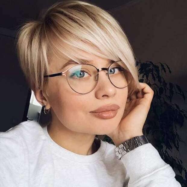 Стрижки и укладки, которые стоит выбирать обладательницам круглого лица
