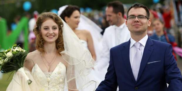 ЗАГСы Москвы зарегистрировали 1,3 тыс браков 5 и 6 июля /фото: mos.ru